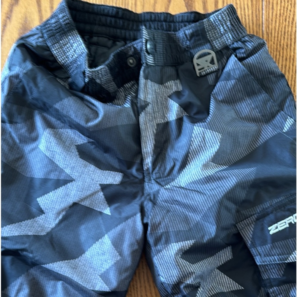 ZeroXposure size small snow pants